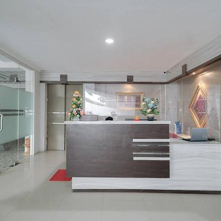 Urbanview Hotel Bari Syariah Palembang By Reddoorz Zewnętrze zdjęcie
