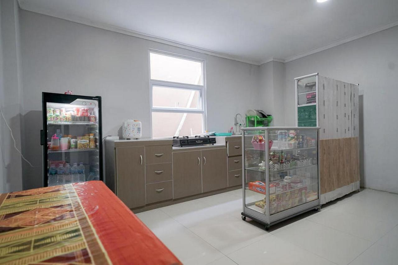 Urbanview Hotel Bari Syariah Palembang By Reddoorz Zewnętrze zdjęcie